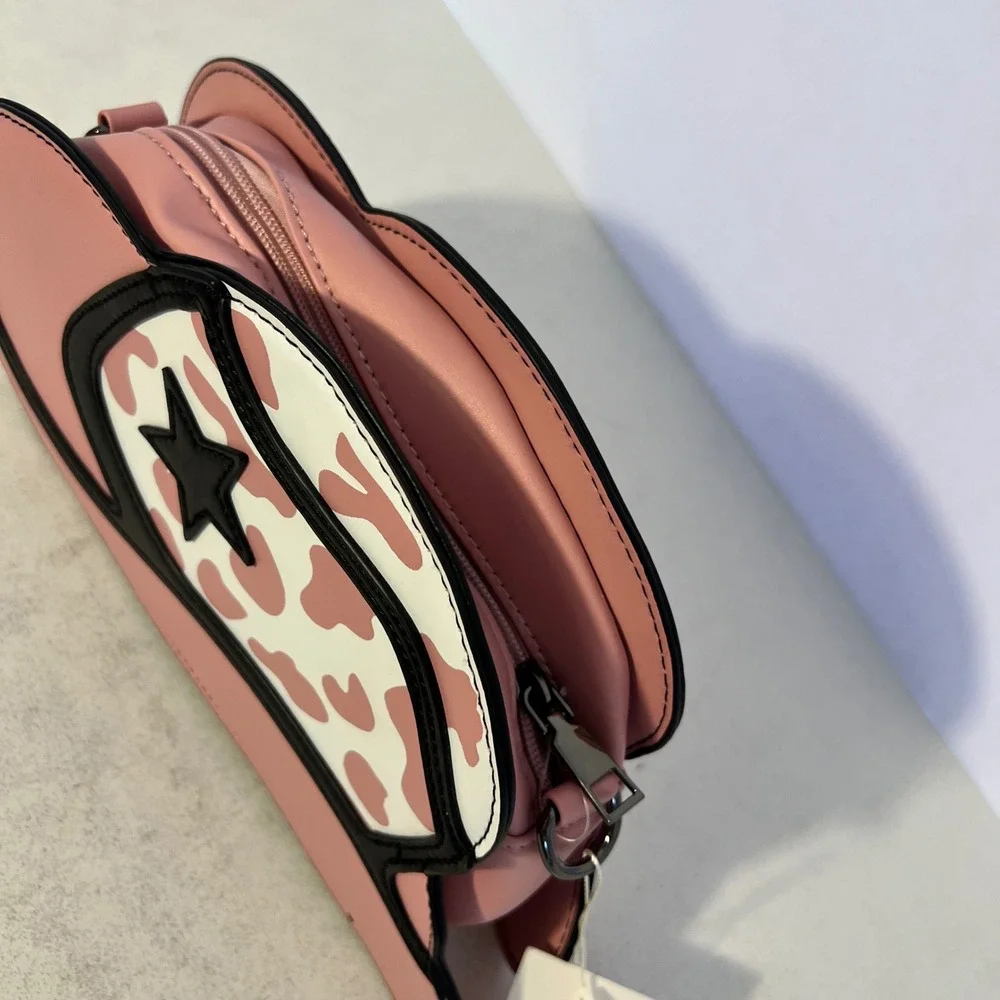 Le Miel Pink Cowgirl Hat Crossbody Bag Cow Novelty Purse Bag NWT Removable Chain